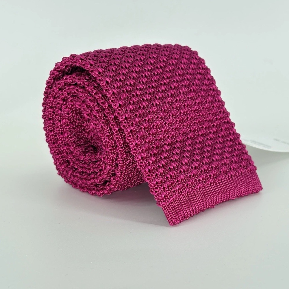 BEN SILVER CHARLESTON Raspberry Red 100% SILK KNIT SQUARE END TIE